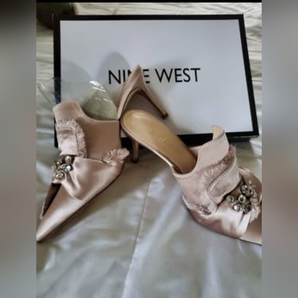 Nine West slides